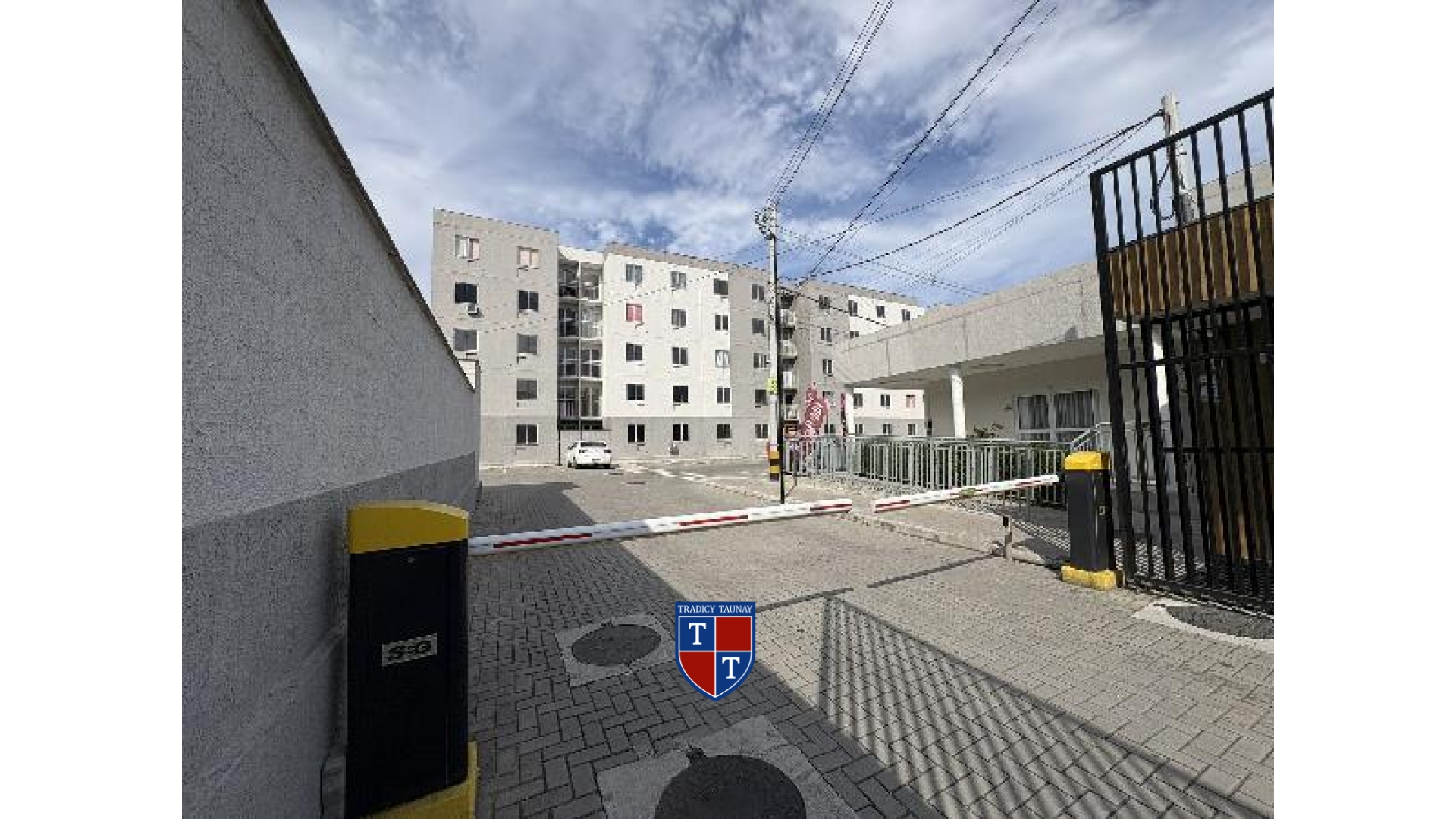 APARTAMENTO em GUARATIBA