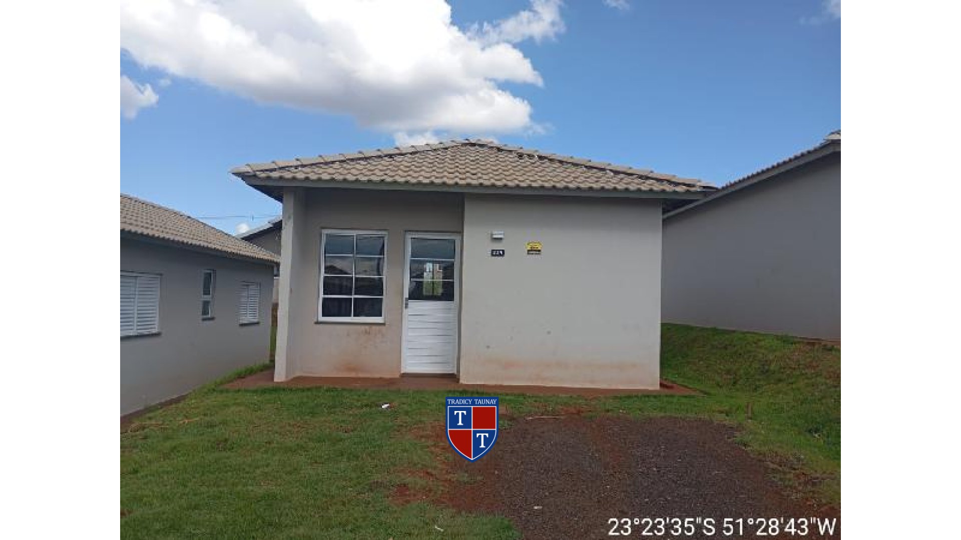 Foto 1 de CASA em LOTEAMENTO VIVER BEM ARAPONGAS 2 - Imóvel Retomado Caixa