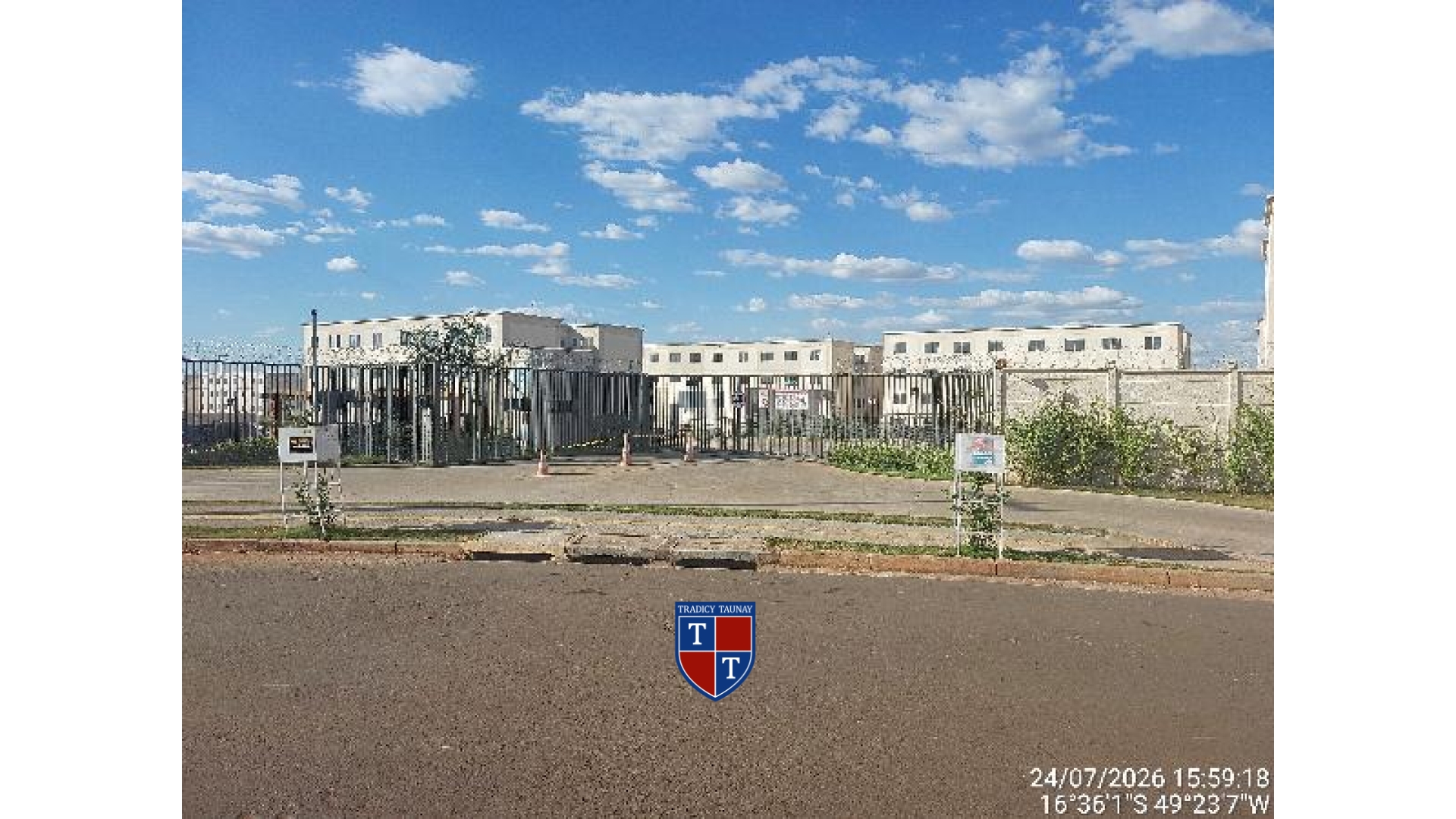 APARTAMENTO em RESIDENCIAL FLORES DO CERRADO