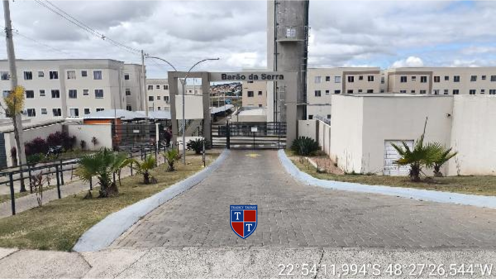 APARTAMENTO em PARQUE IMPERIAL