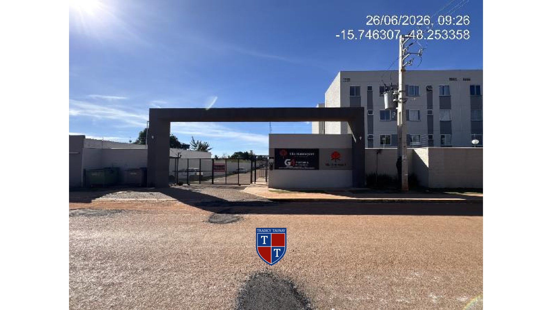 Foto 1 de APARTAMENTO em CHACARAS COIMBRA - Imóvel Retomado Caixa