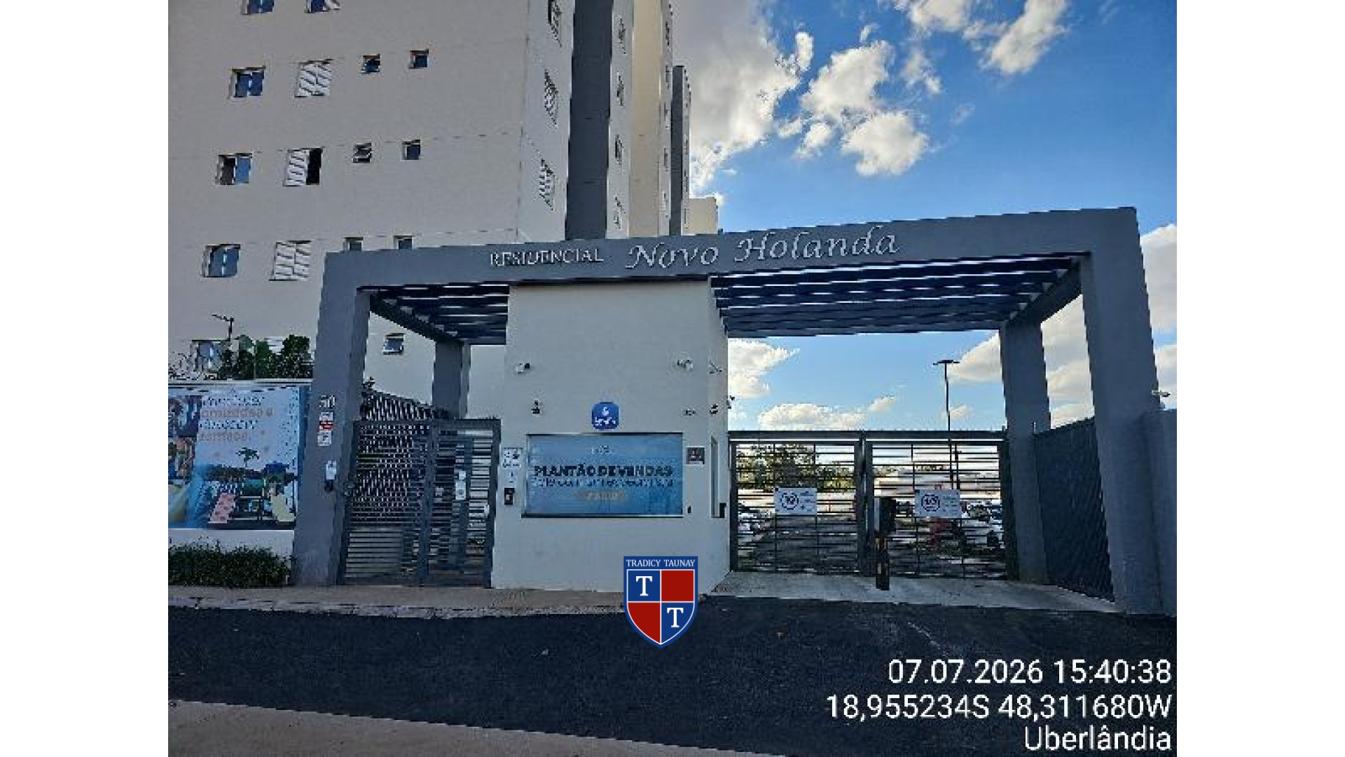 Foto 1 de APARTAMENTO em JARDIM HOLANDA - Imóvel Retomado Caixa